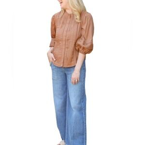 Evereve Pleated Button Down Eyelet Puff Sleeve Top Minimalist Casual Blouse